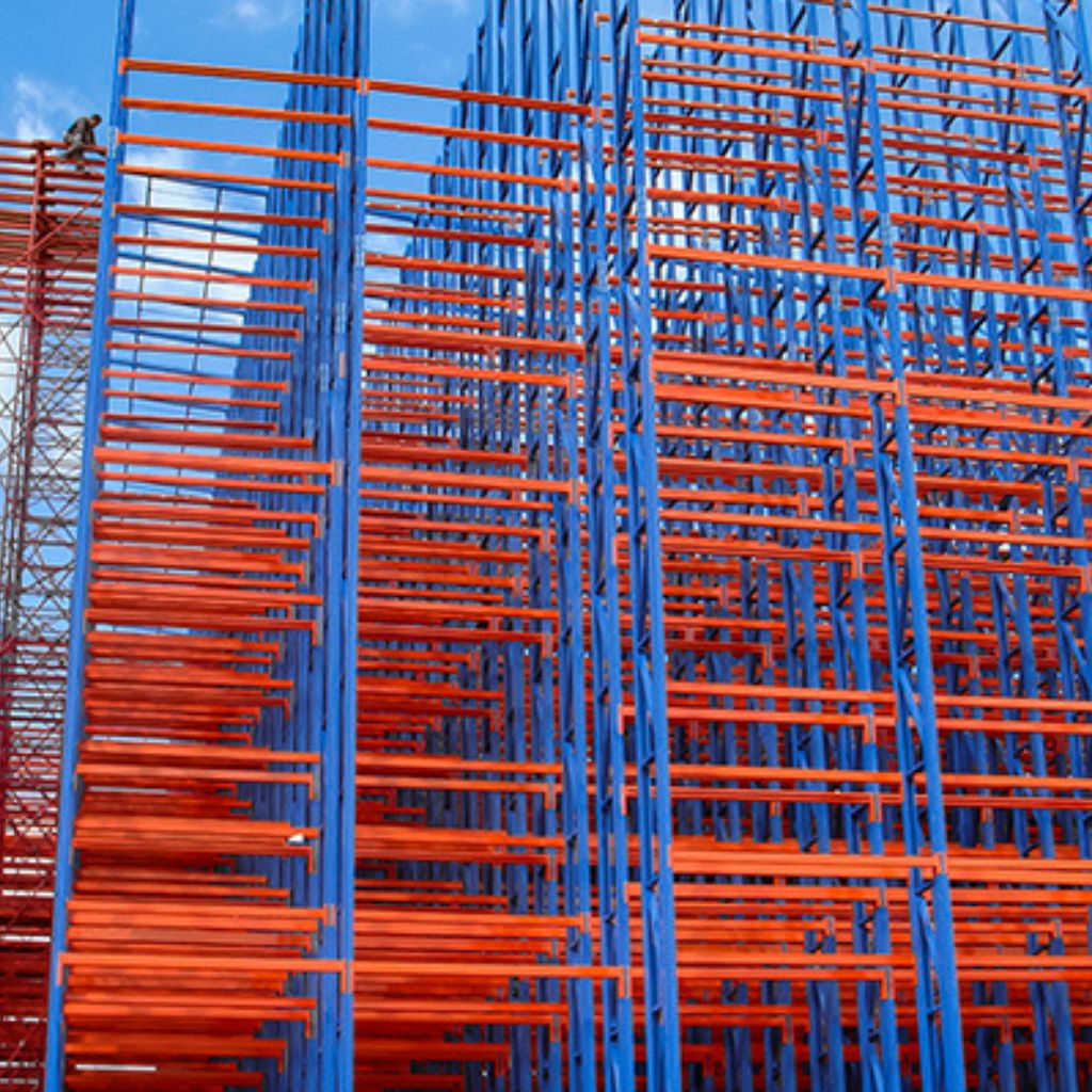 Estructura de un rack autosoportado de gran altura
